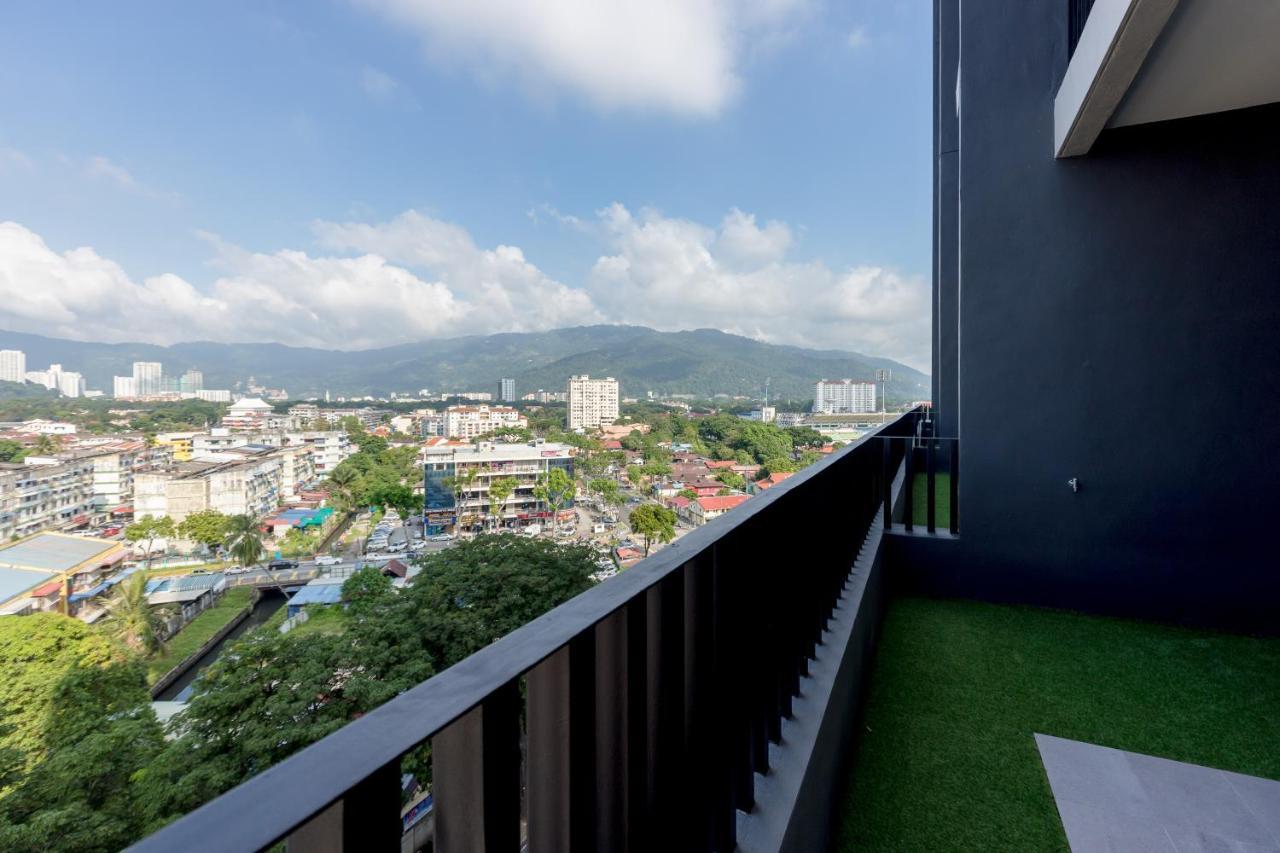 Beacon Executive Suite Penang George Town Exterior foto
